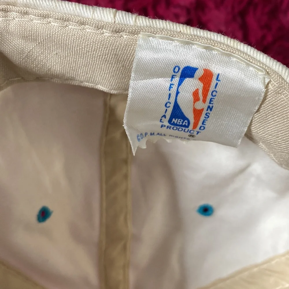 Vintage Charlotte Hornets basketball hat - Picture 12 of 15